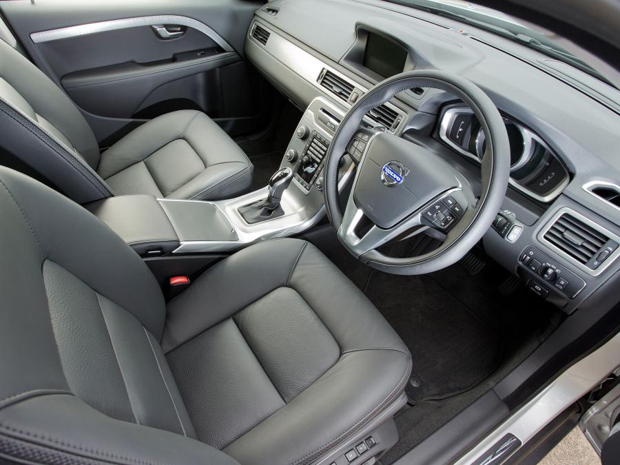  Volvo XC70 2013 года  (UK) (фото 9 из 13)